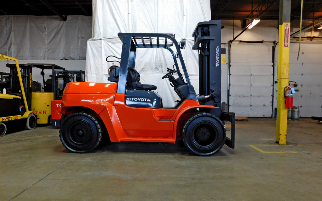 2006 Toyota 7FGU70 Forklift on Sale in Chicago