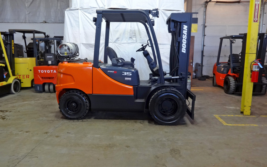 2008 Doosan G35-5 Forklift on Sale in Chicago