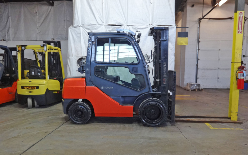  2012 Toyota 8FGU30 Forklift on Sale in Chicago