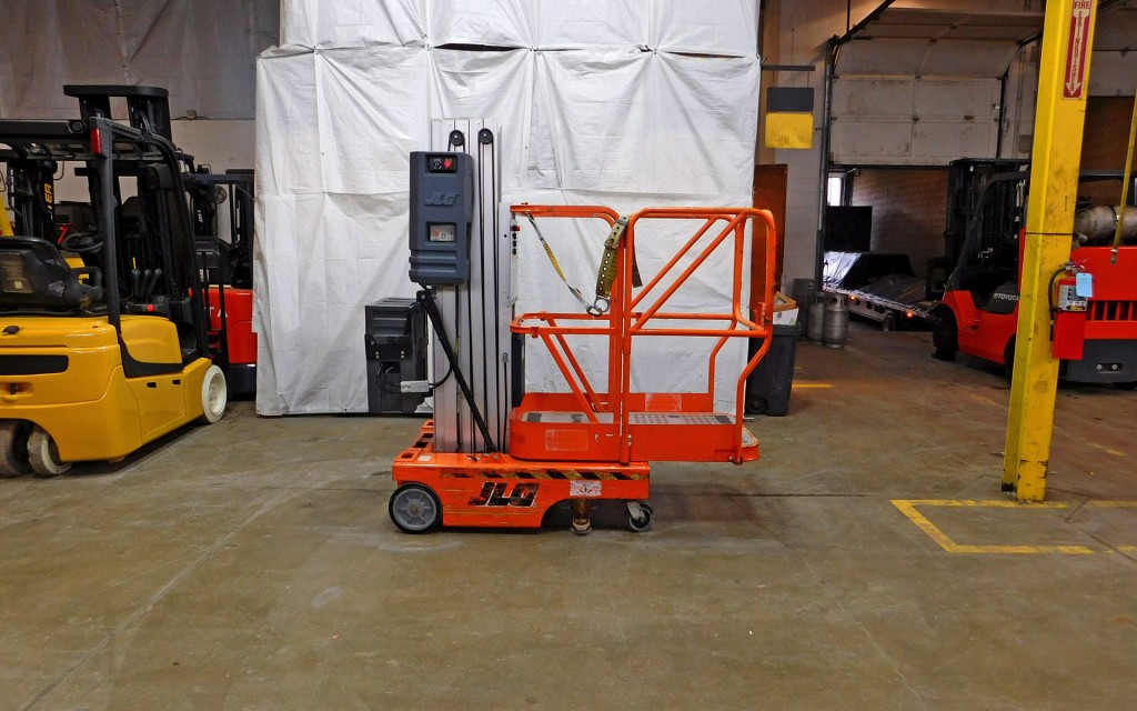  2000 JLG 15SP PErsonal Lift on Sale in Chicago