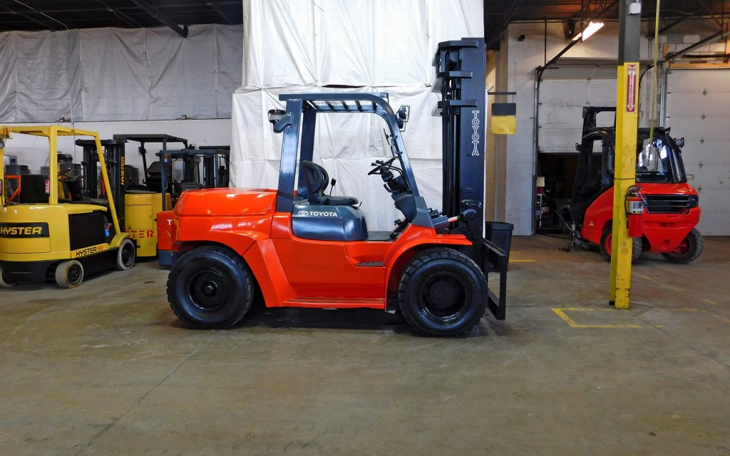  2007 Toyota 7FDU70 Forklift on Sale in Chicago