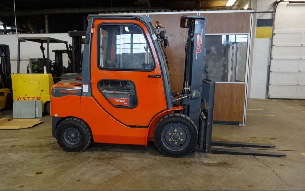  2016 Viper FD35 Full Cab Forklift on Sale in Chicago