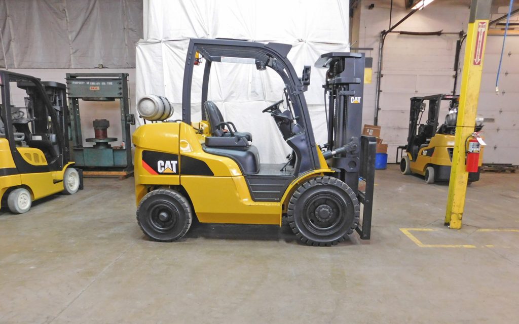  2011 Caterpillar P8000 Forklift on Sale in Chicago